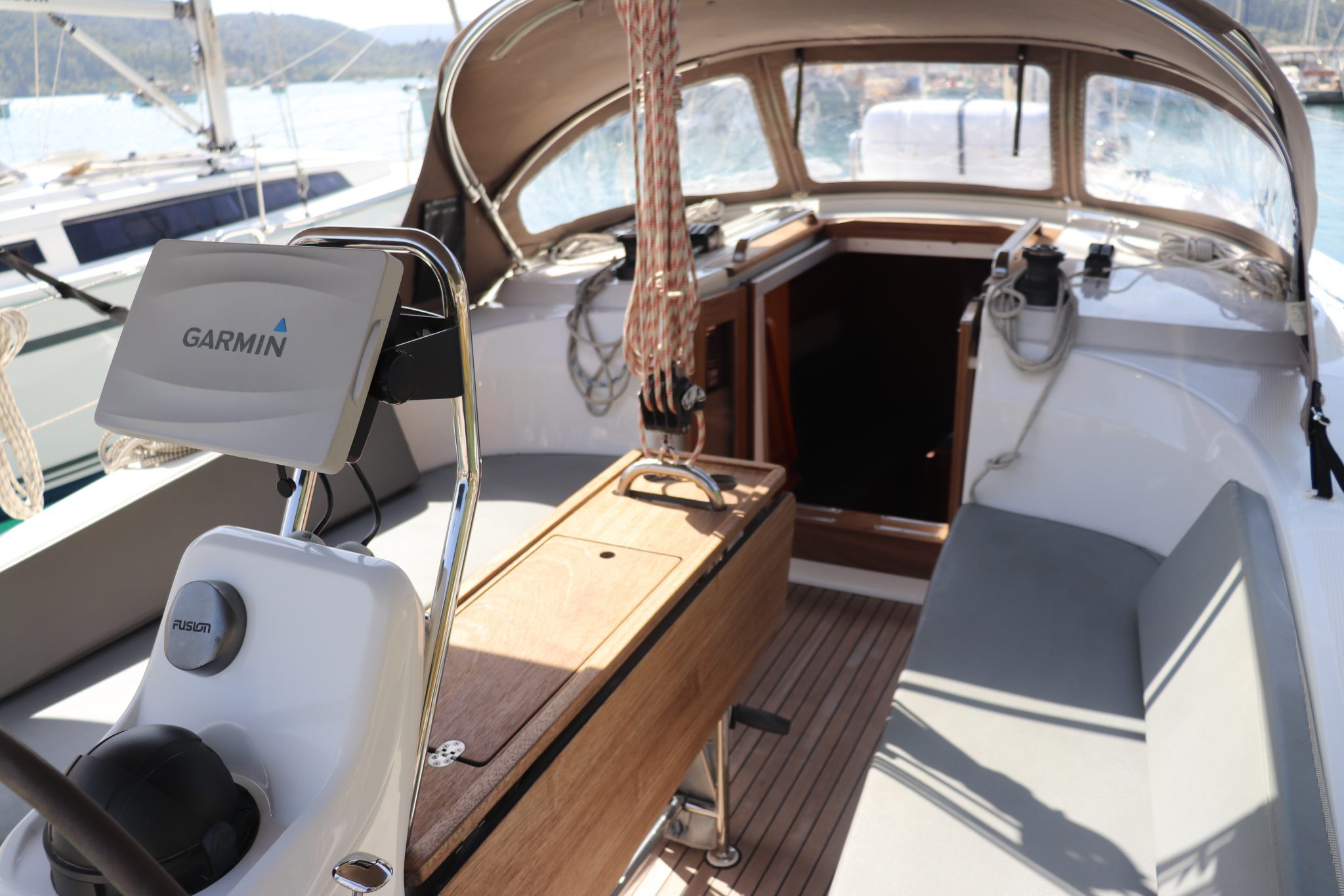 Bavaria 33