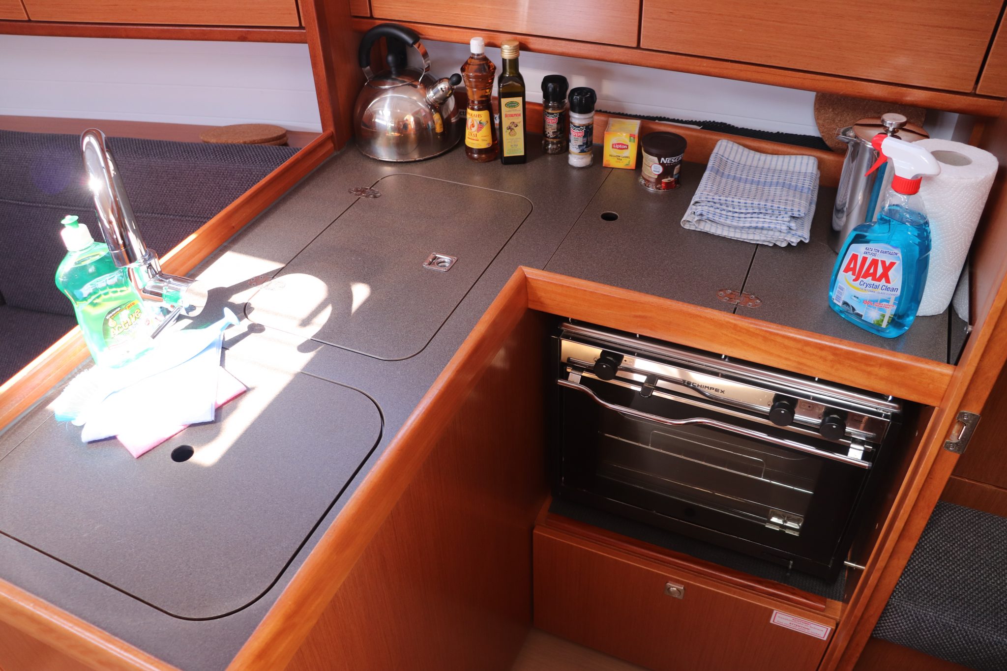 Bavaria 33