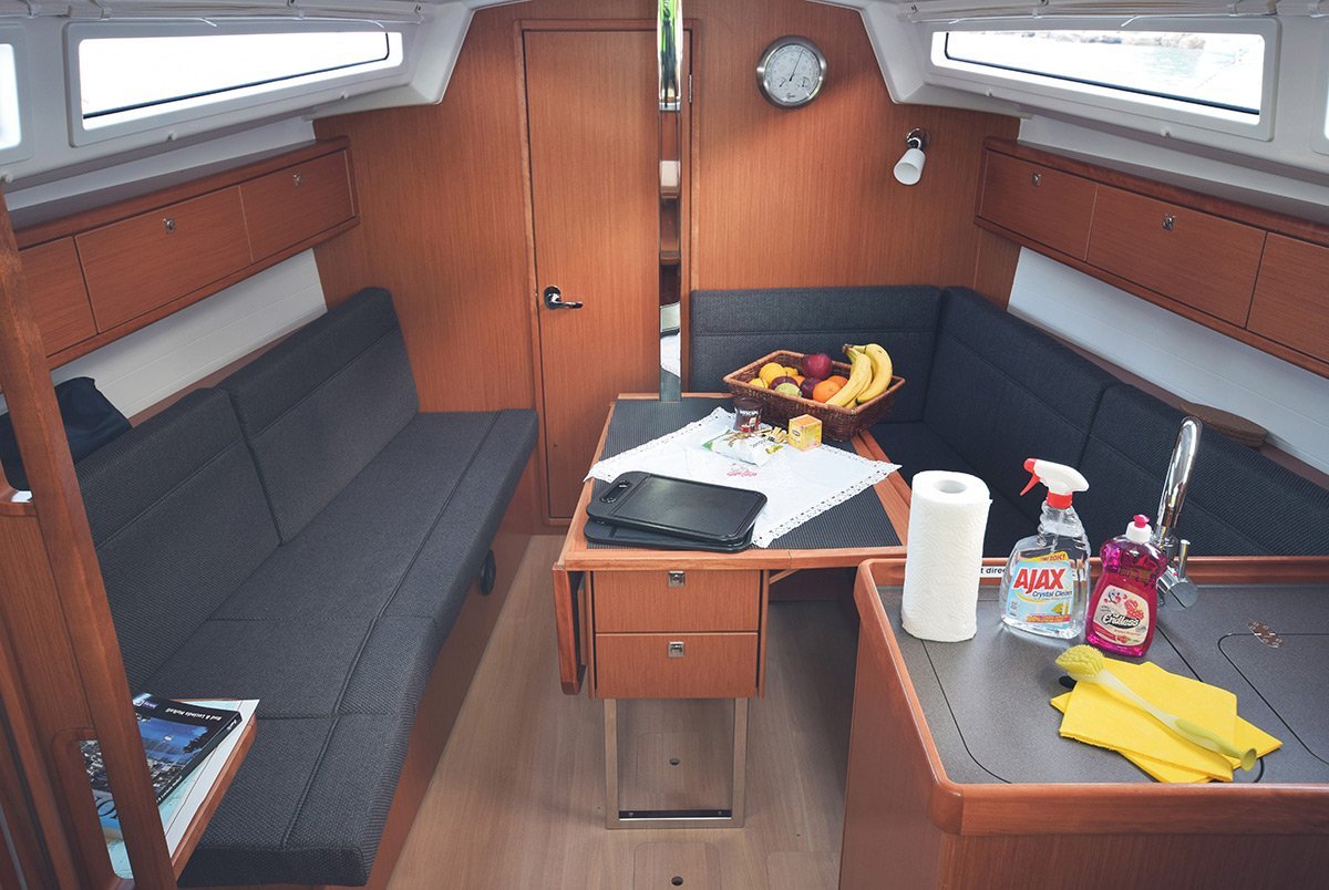 Bavaria 33