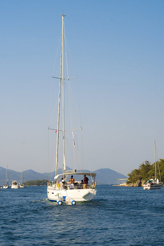 Bavaria 33
