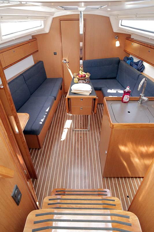 Bavaria 33