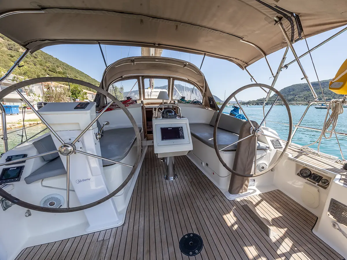 Bavaria 37