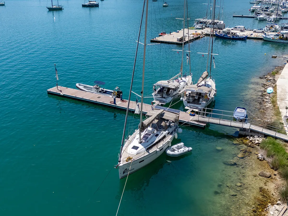 Bavaria 37