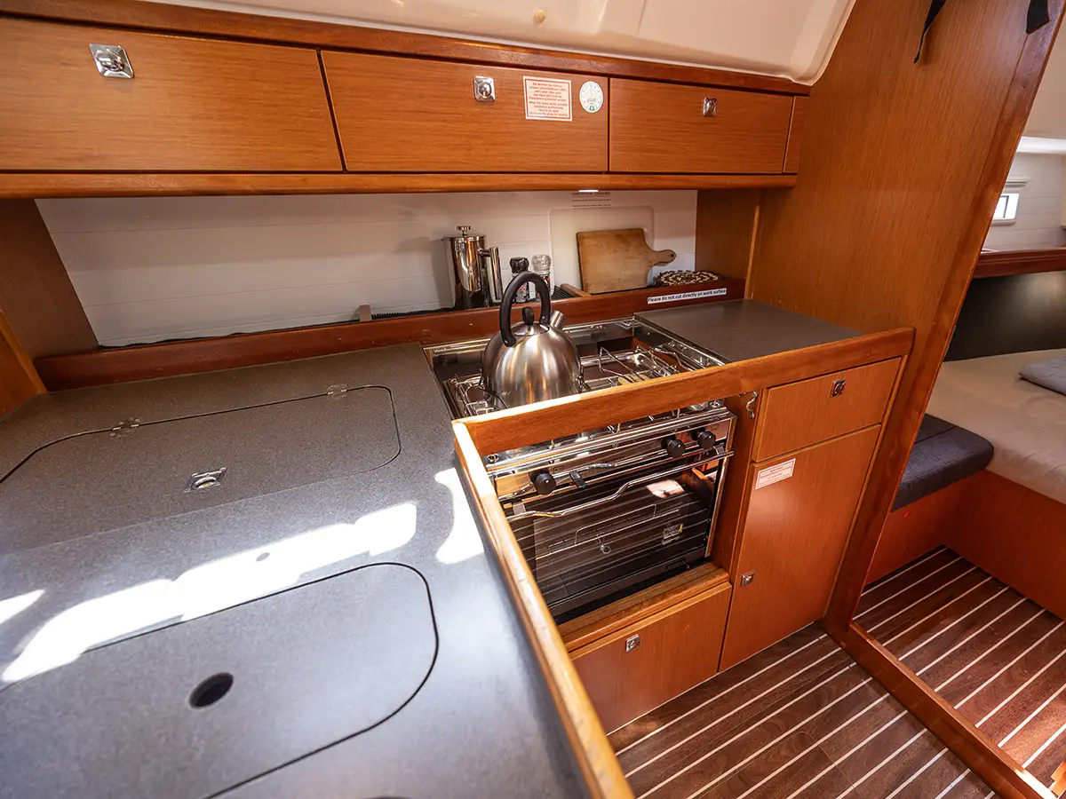 Bavaria 37
