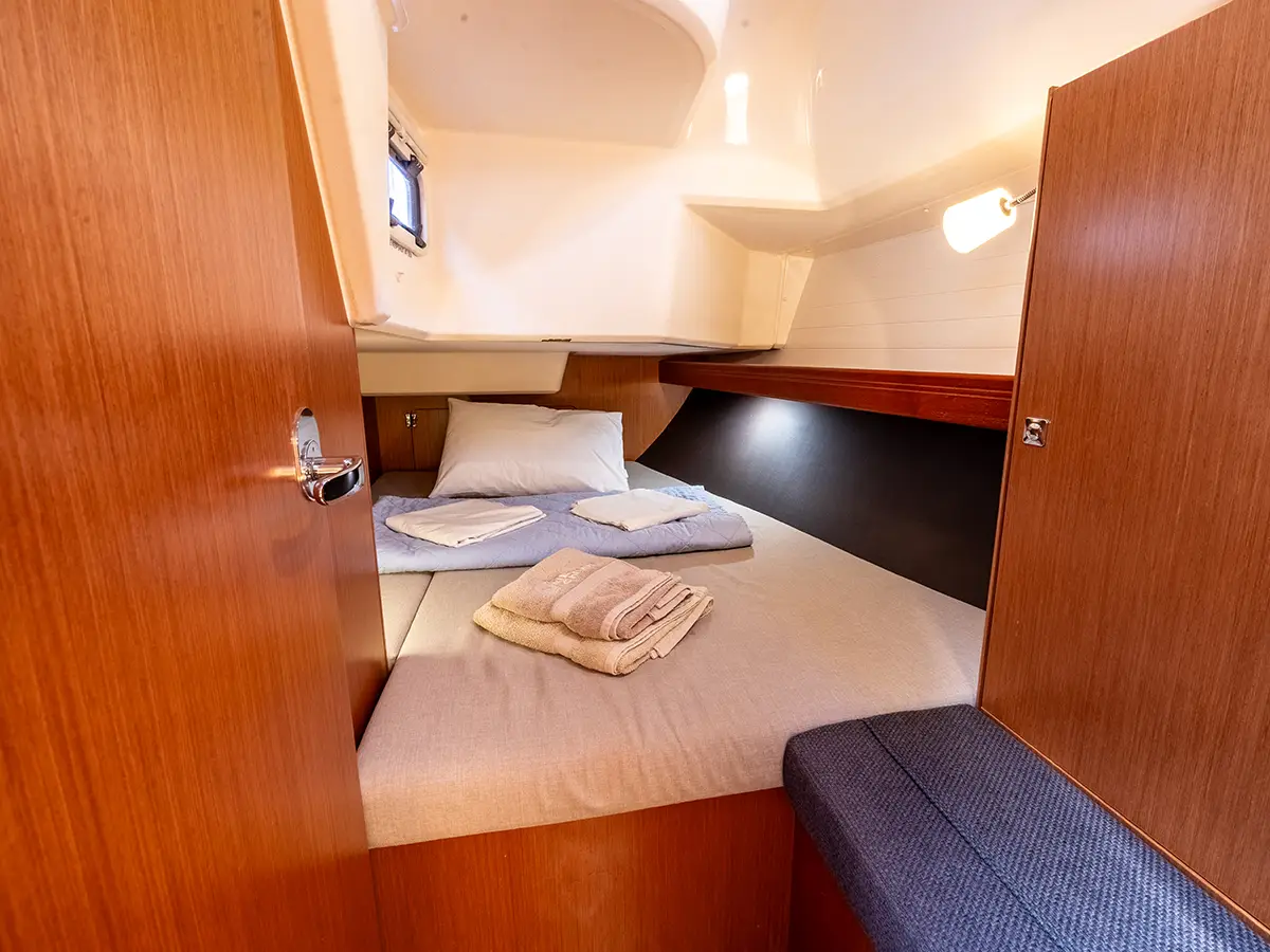 Bavaria 37