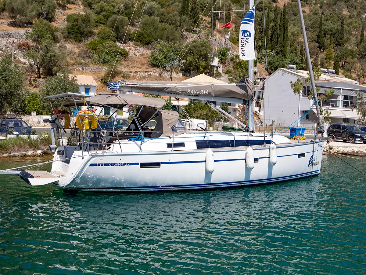 Bavaria 37