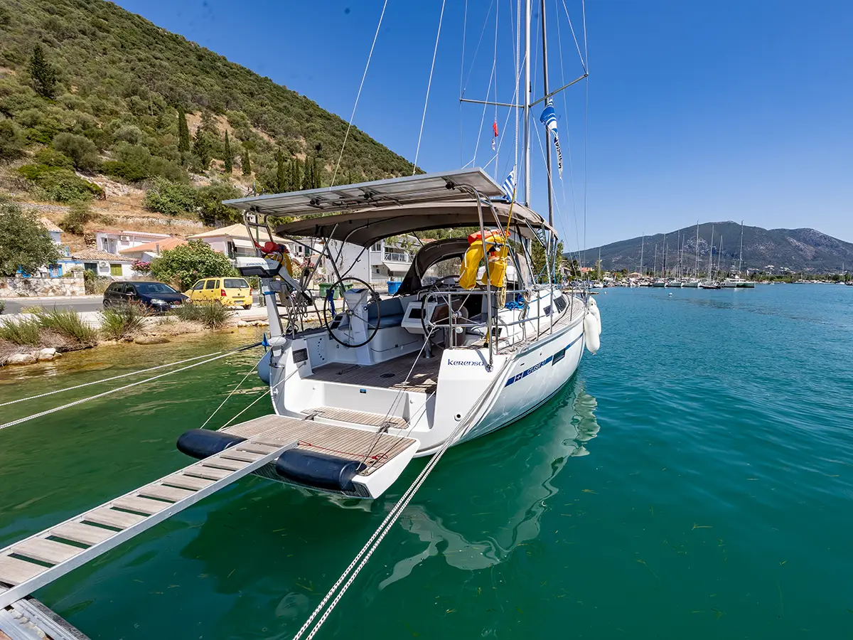 Bavaria 37