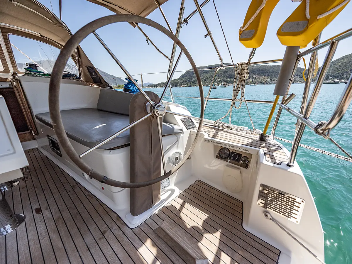 Bavaria 37