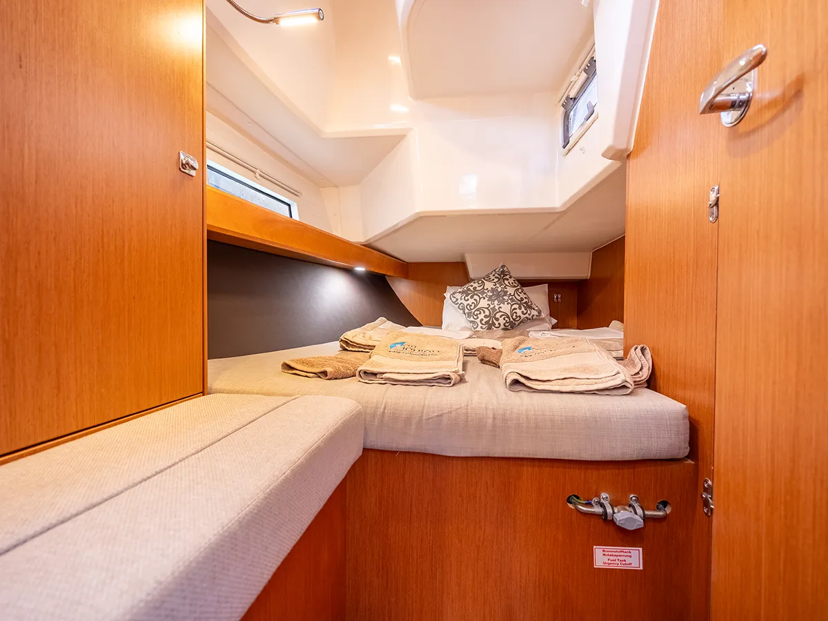 Bavaria 37