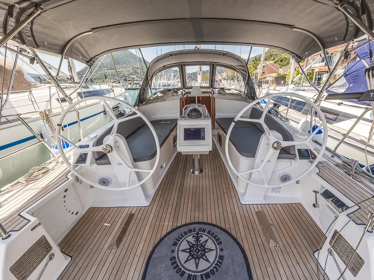 Bavaria 37