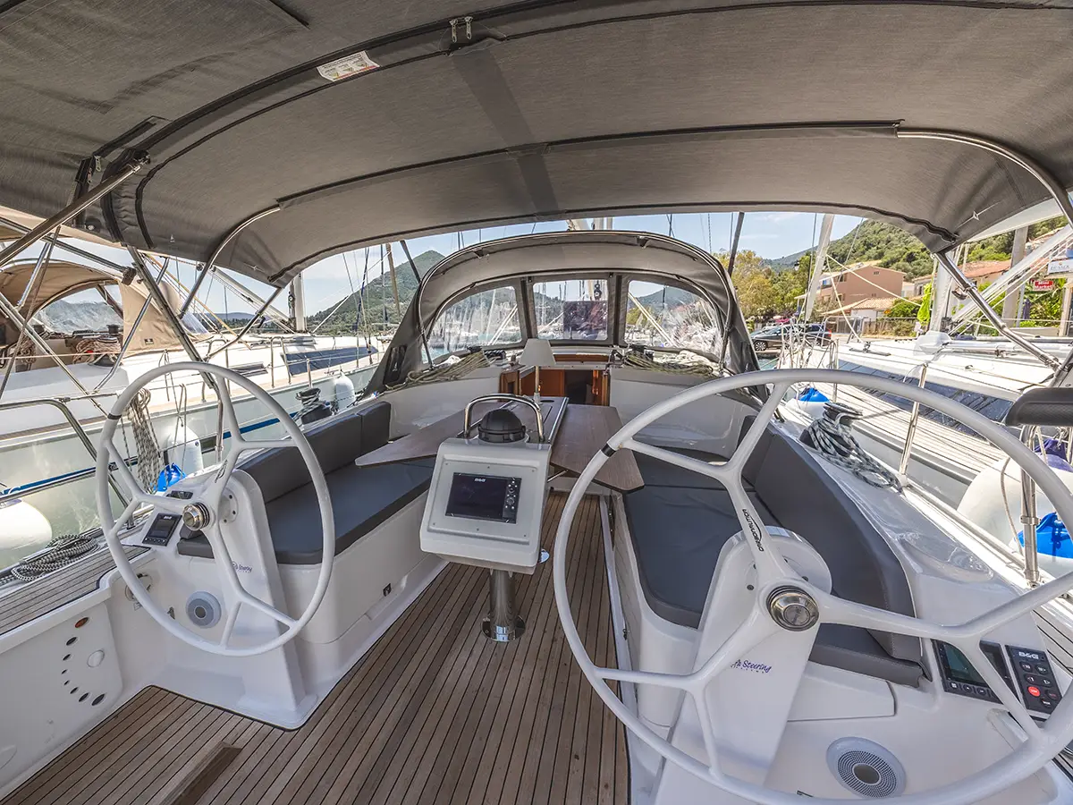 Bavaria 37