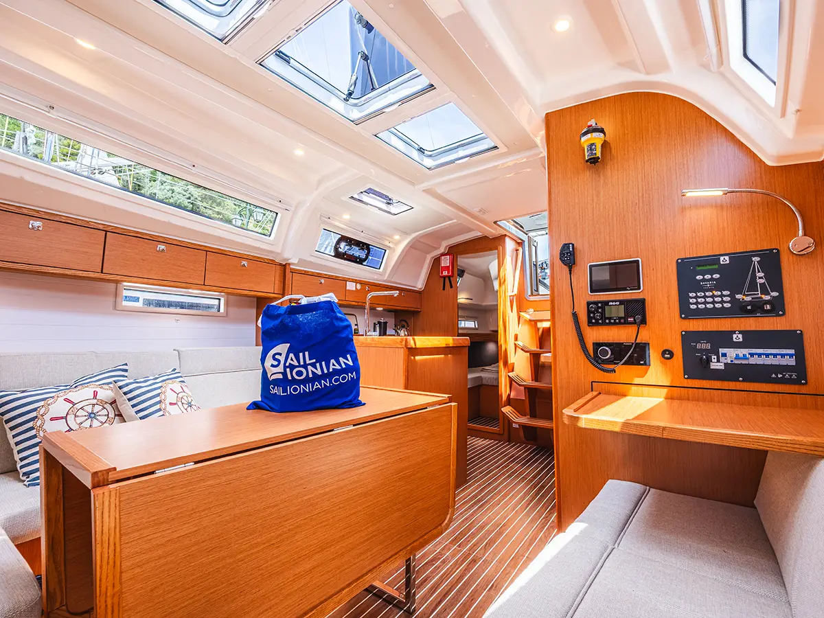 Bavaria 37
