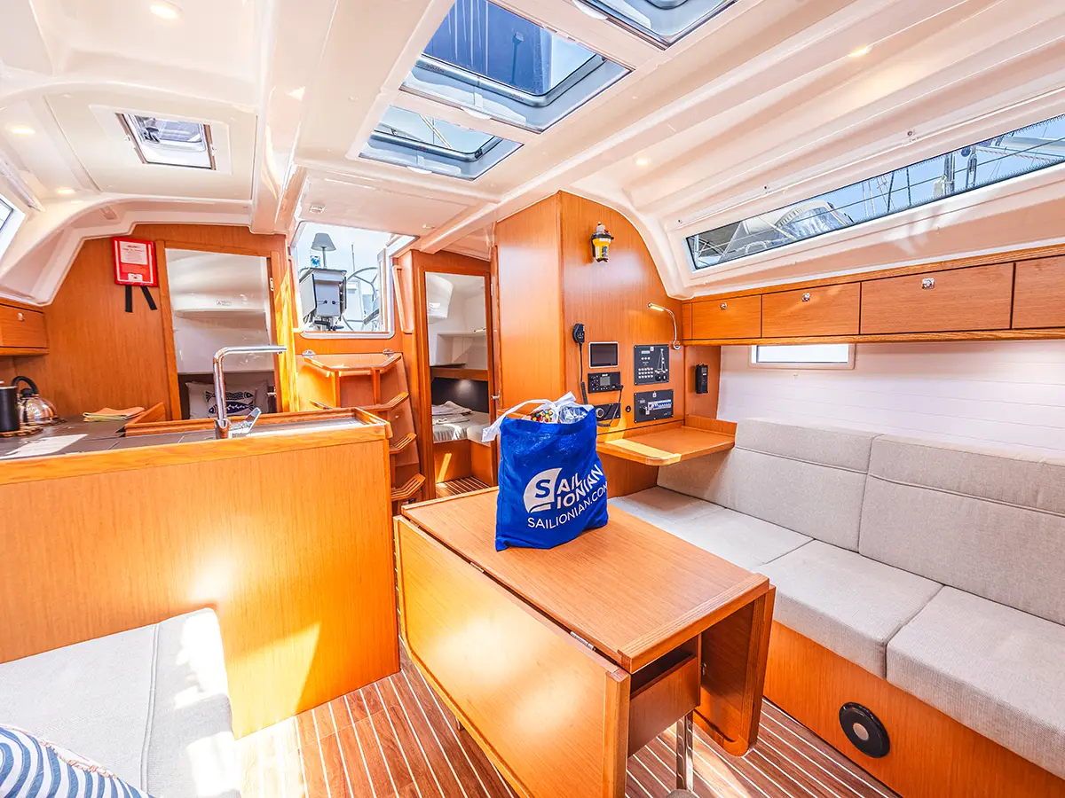 Bavaria 37