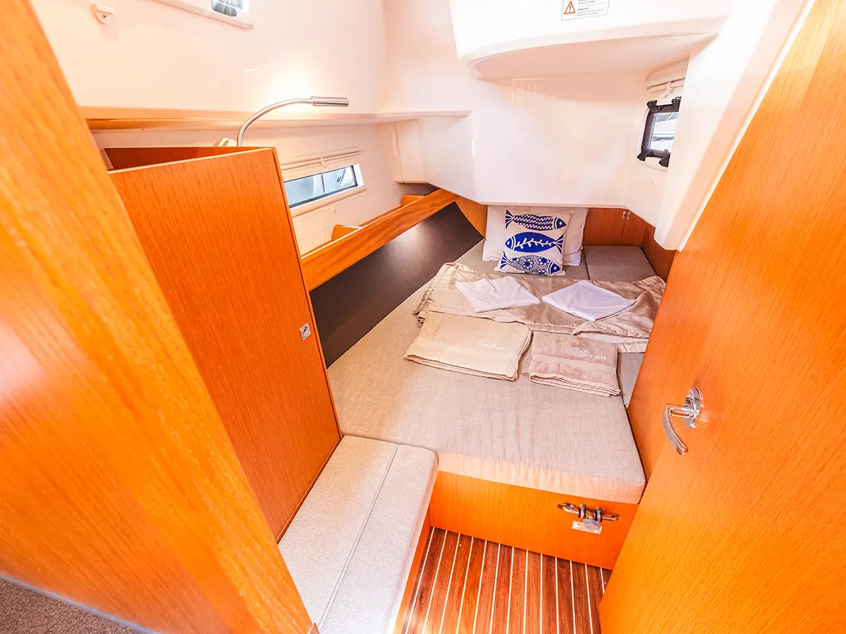 Bavaria 37