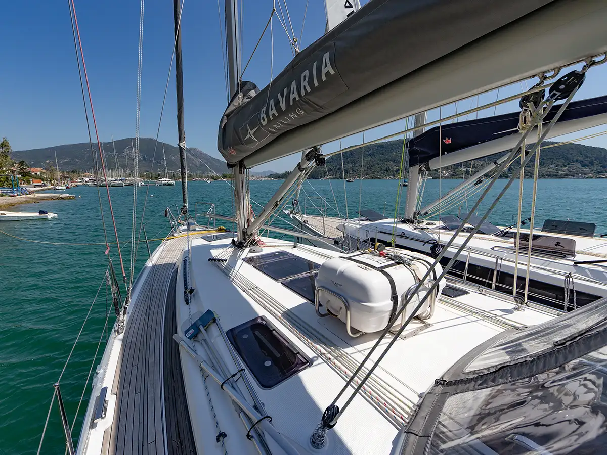 Bavaria 37