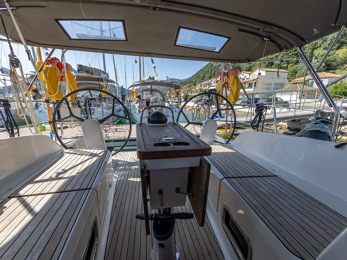 Bavaria 37