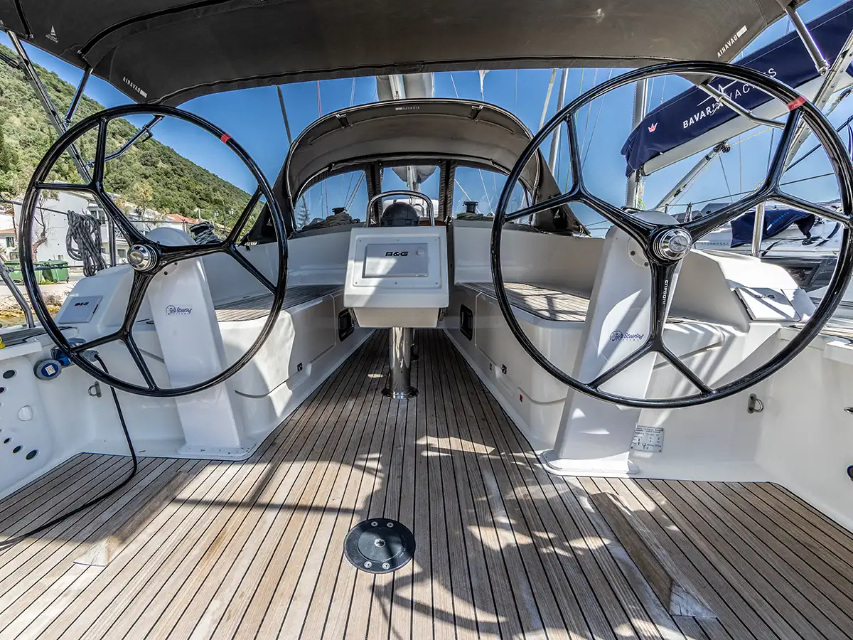 Bavaria 37