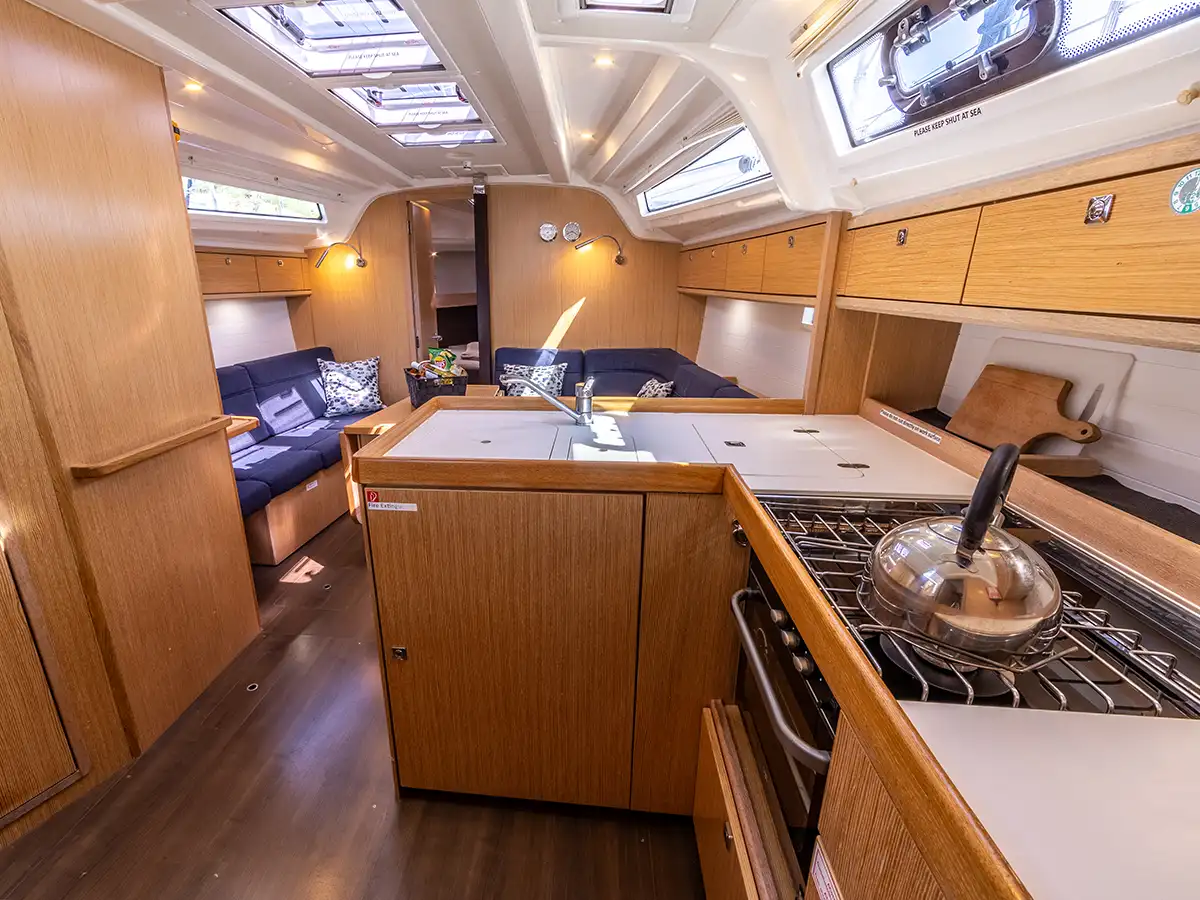 Bavaria 37