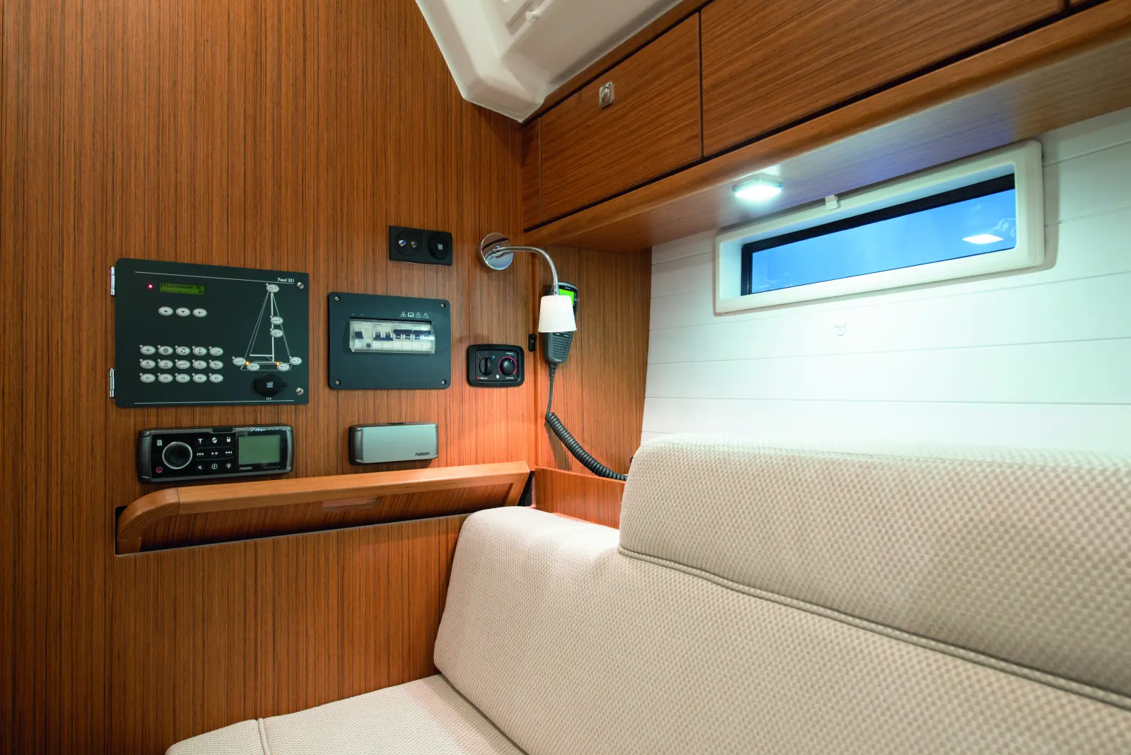 Bavaria 37