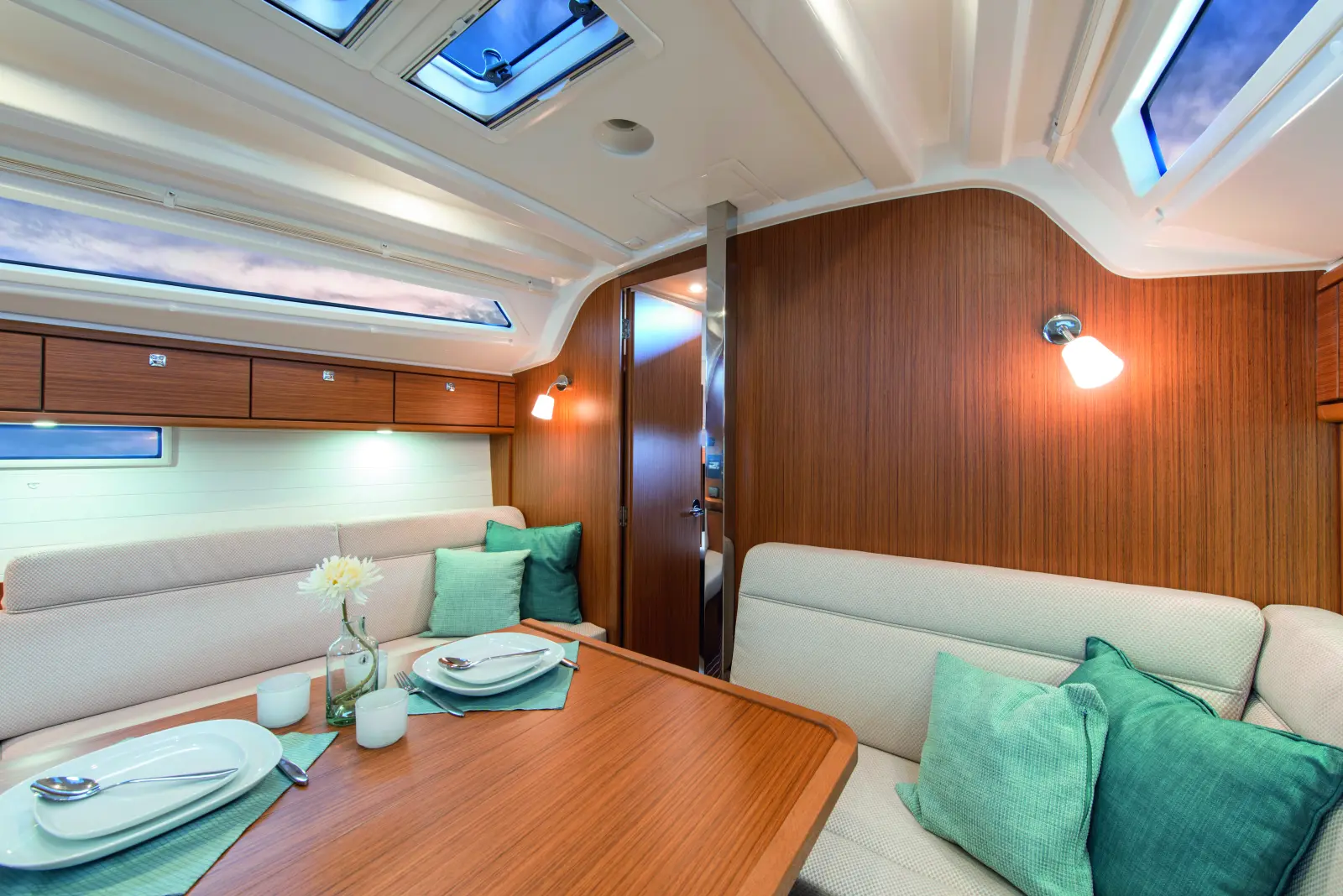 Bavaria 37