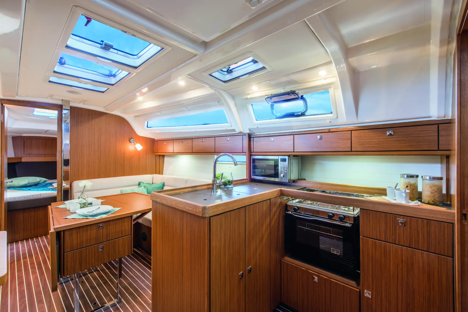 Bavaria 37