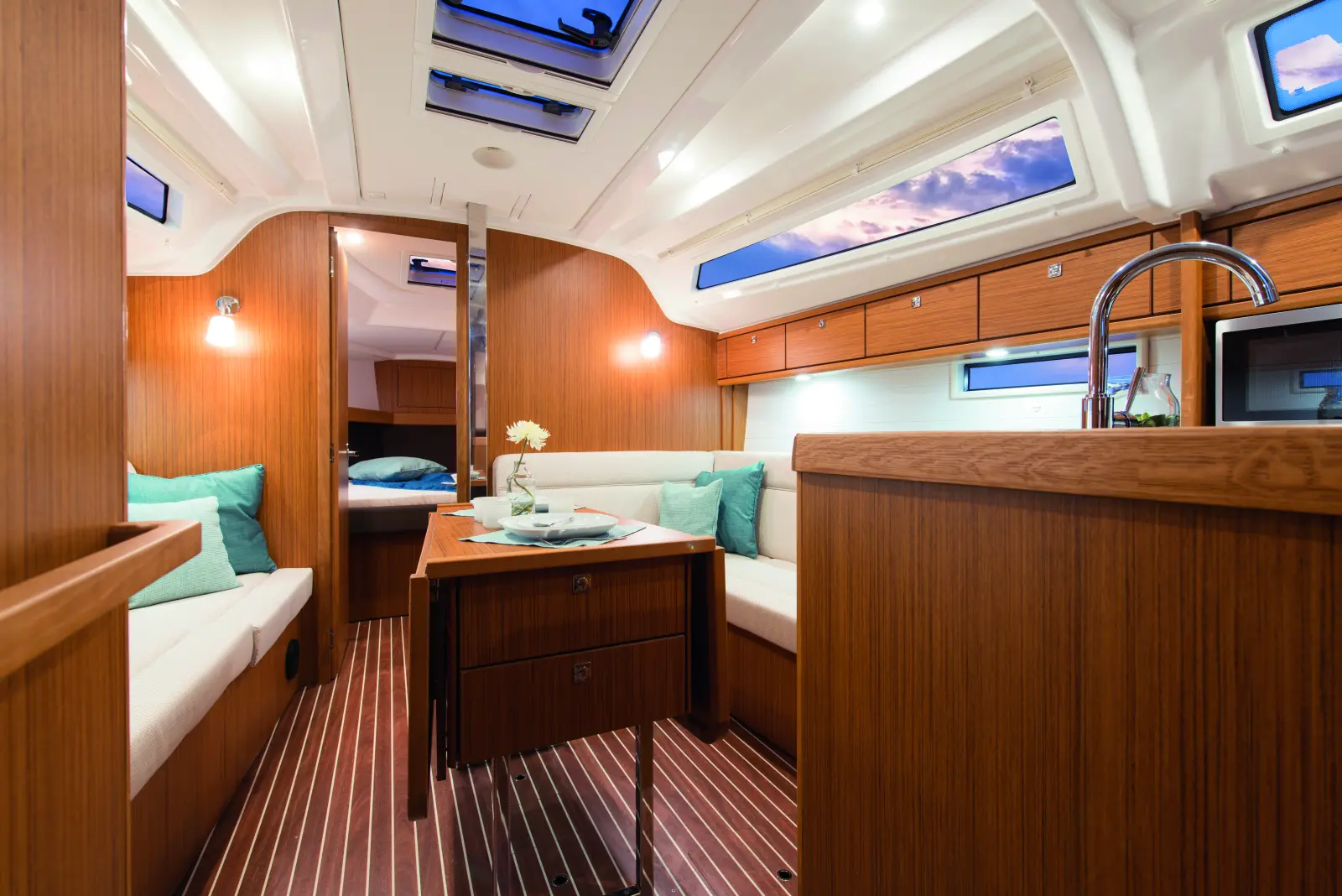 Bavaria 37