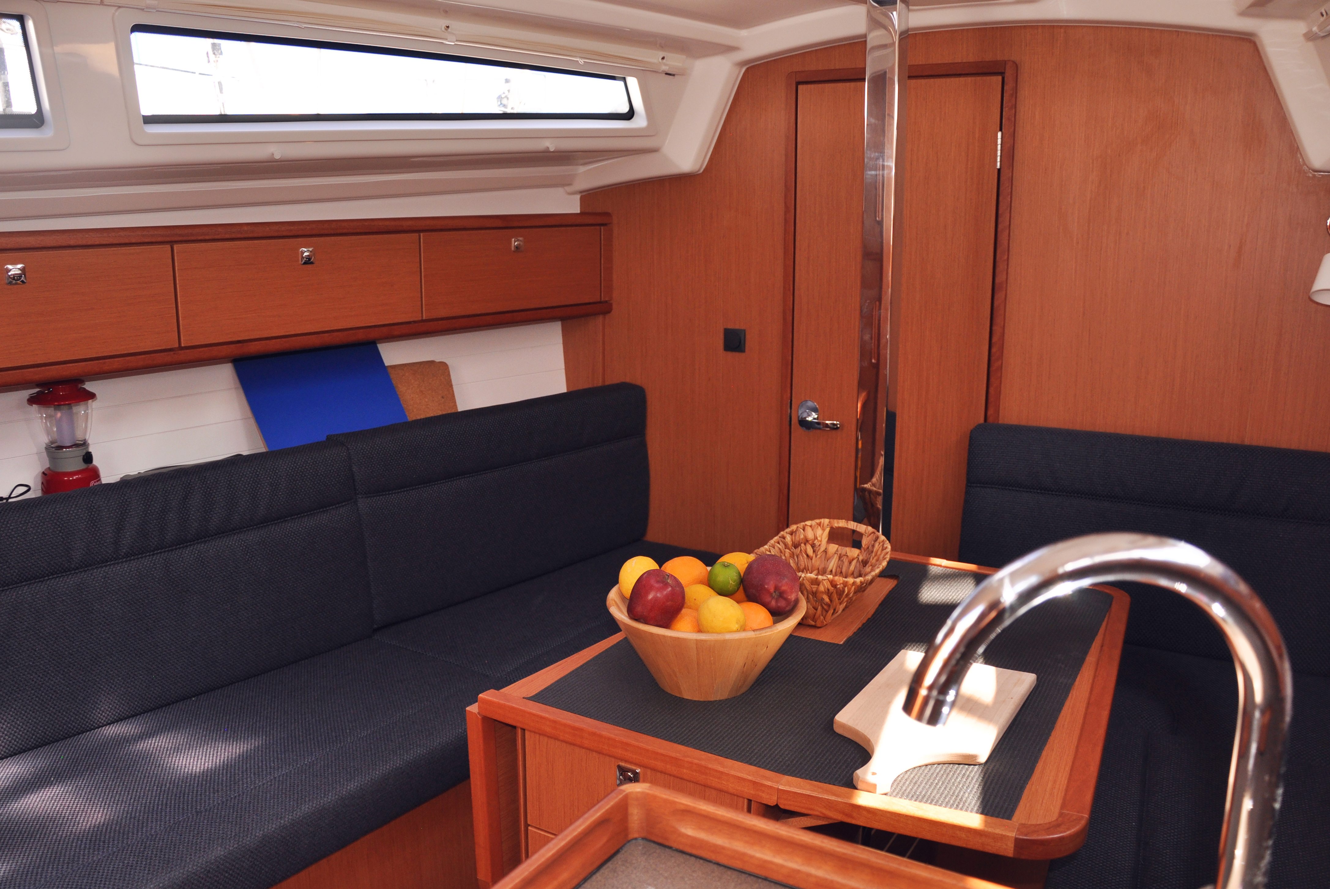 Bavaria 33
