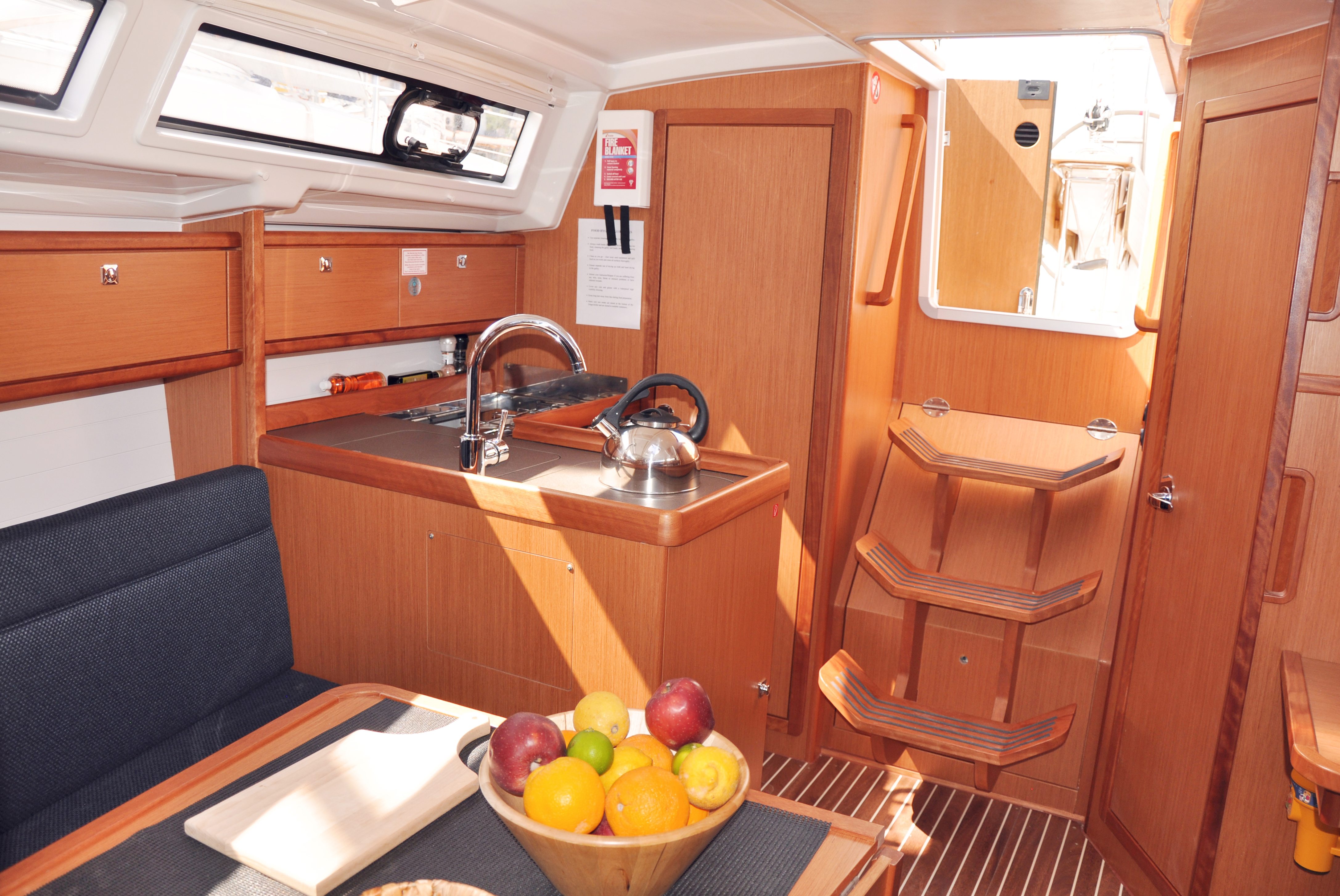 Bavaria 33