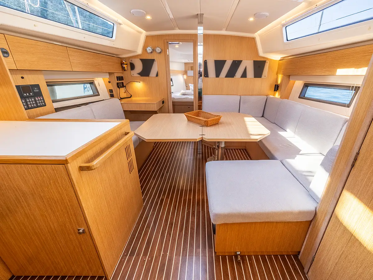 Bavaria C42