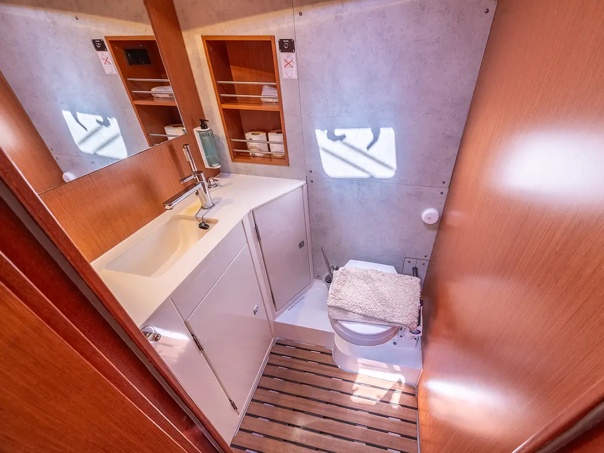 Bavaria C42