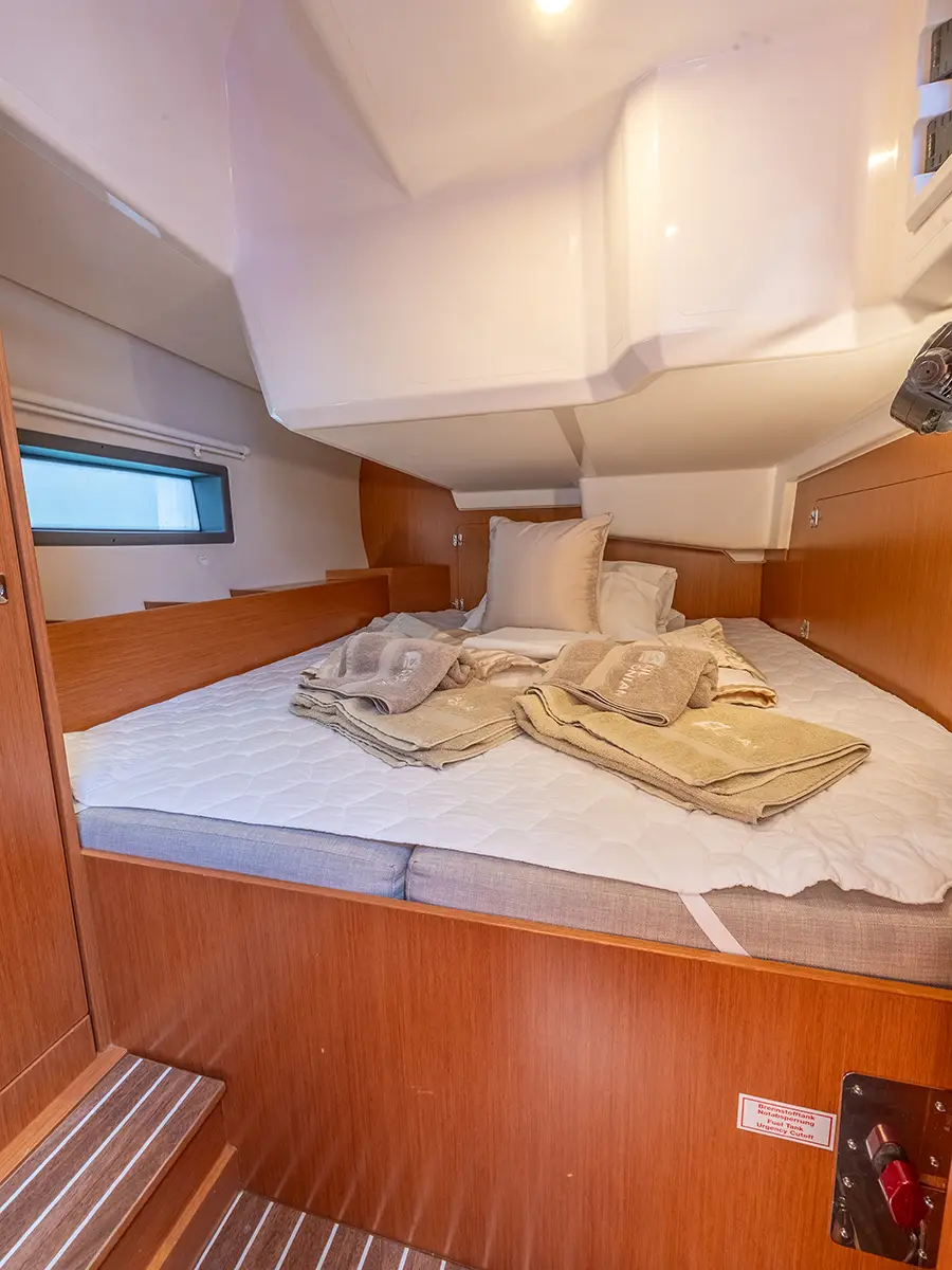 Bavaria C42