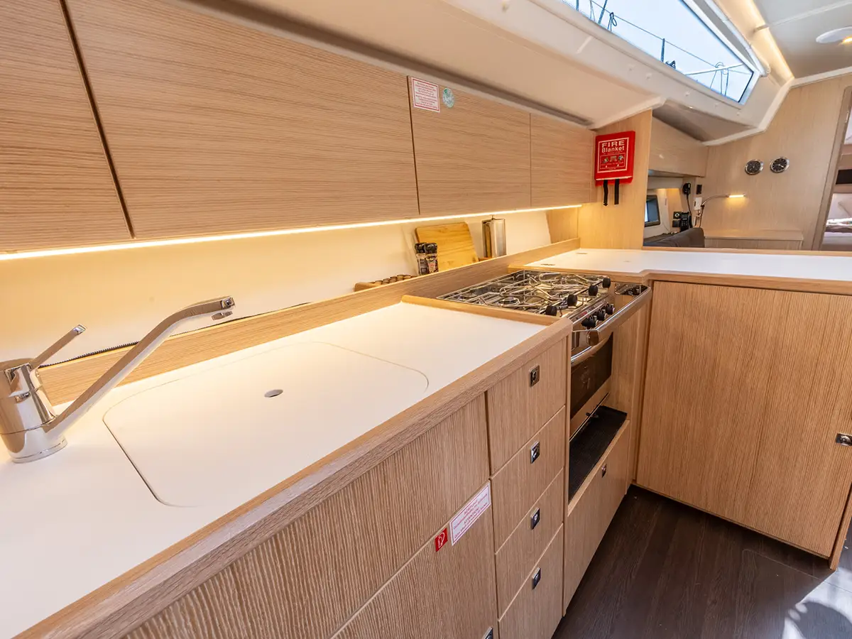 Bavaria C42