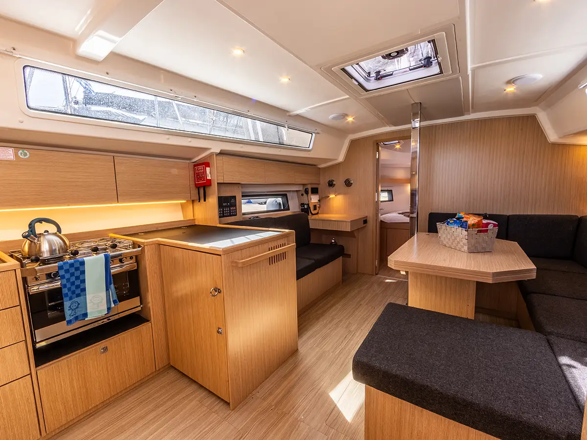 Bavaria C42