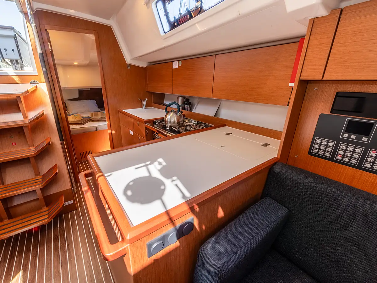 Bavaria C38