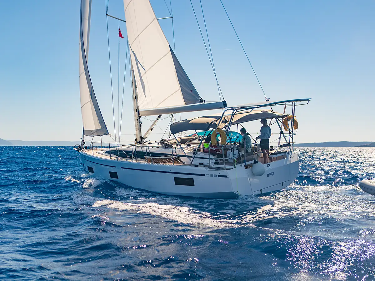 Bavaria C38