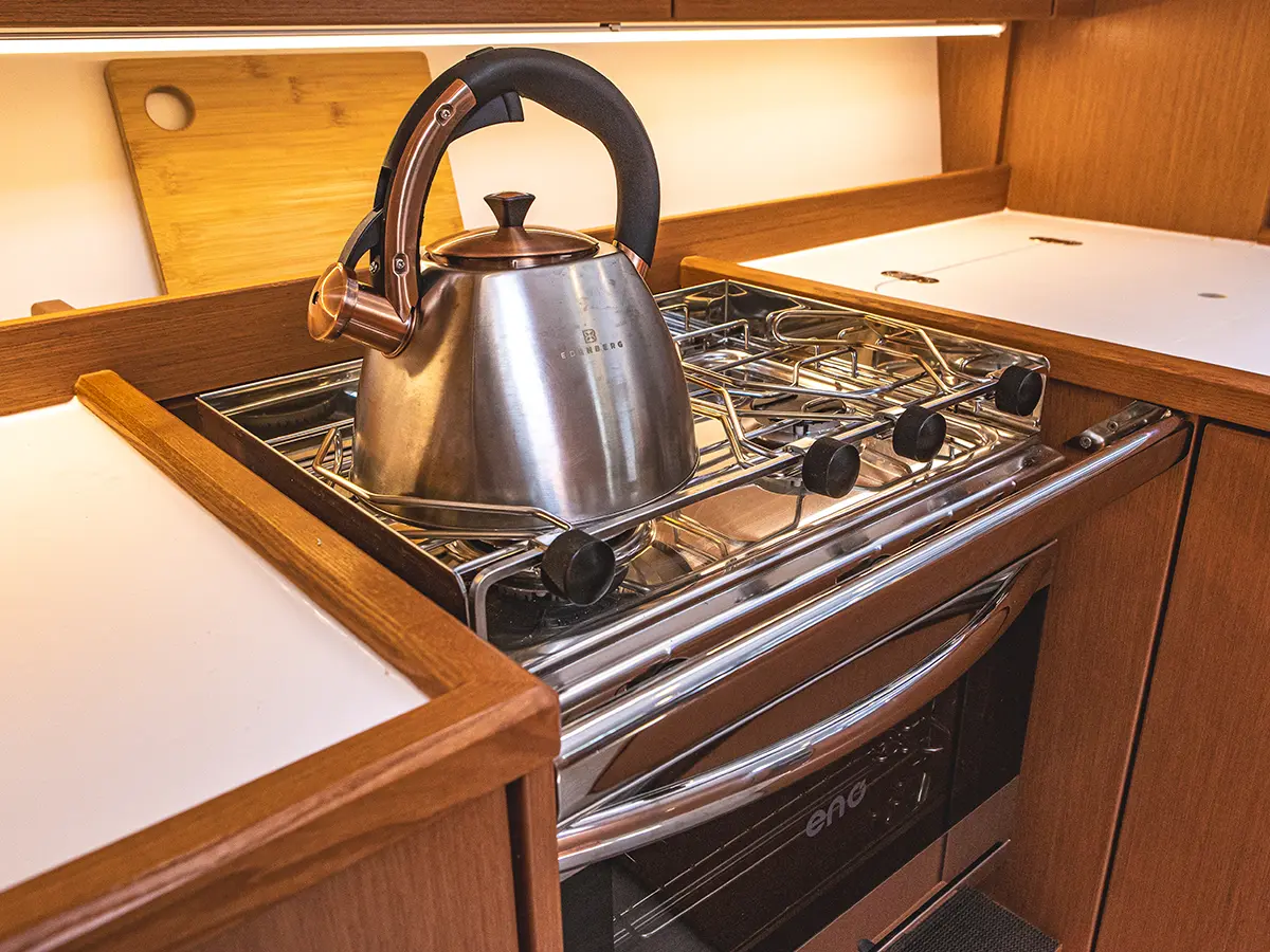 Bavaria C38