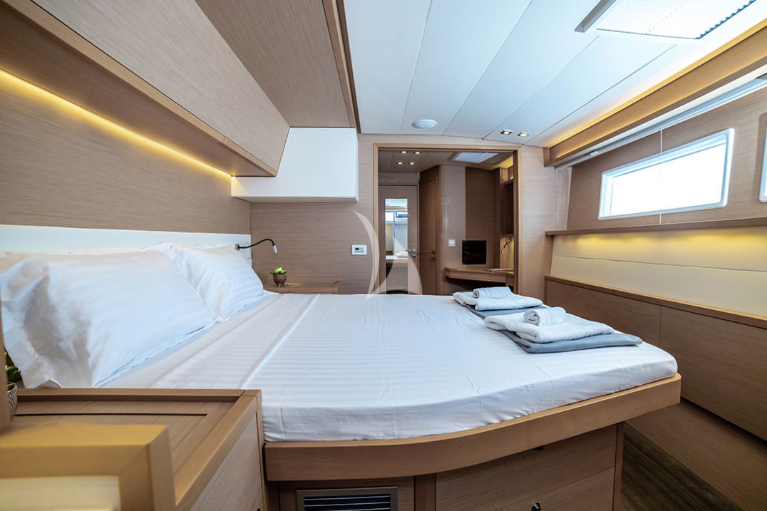 'White Pearl' crewed Lagoon 52 catamaran