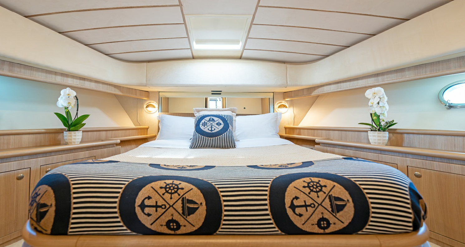 'Irene' Ferretti 68 classic motor yacht