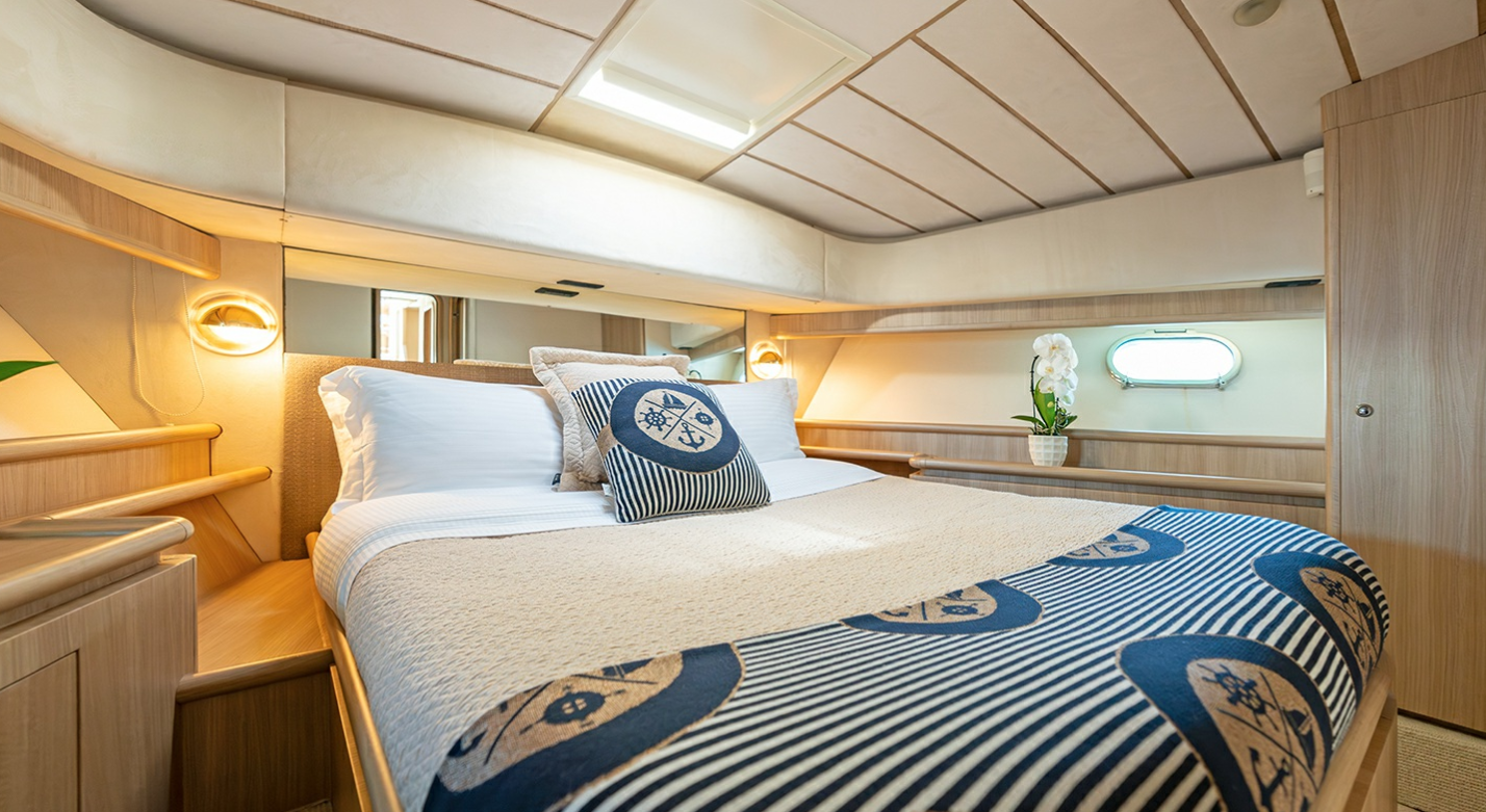 'Irene' Ferretti 68 classic motor yacht