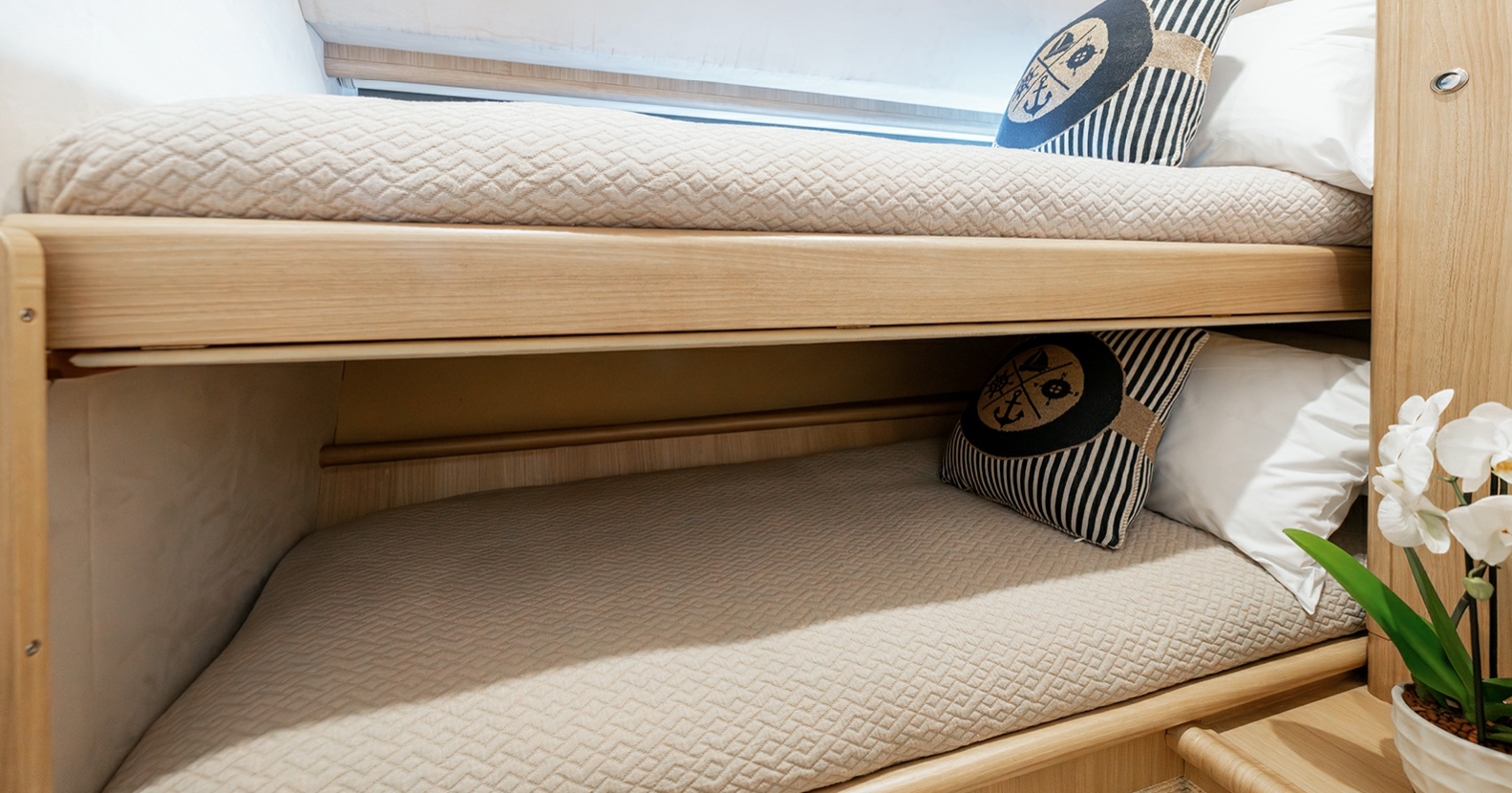 'Irene' Ferretti 68 classic motor yacht