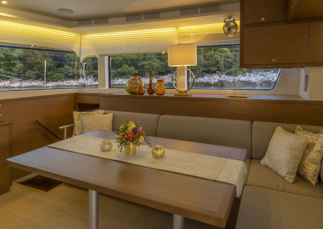 'Flo' Lagoon 52 crewed catamaran