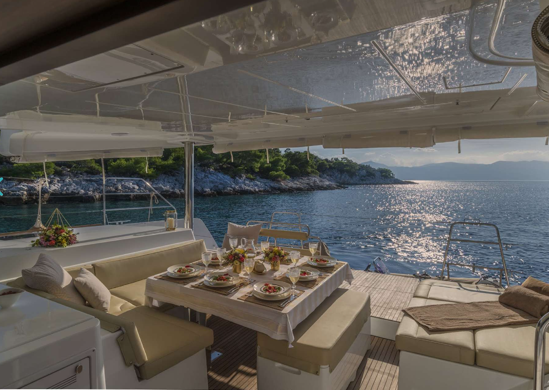 'Flo' Lagoon 52 crewed catamaran
