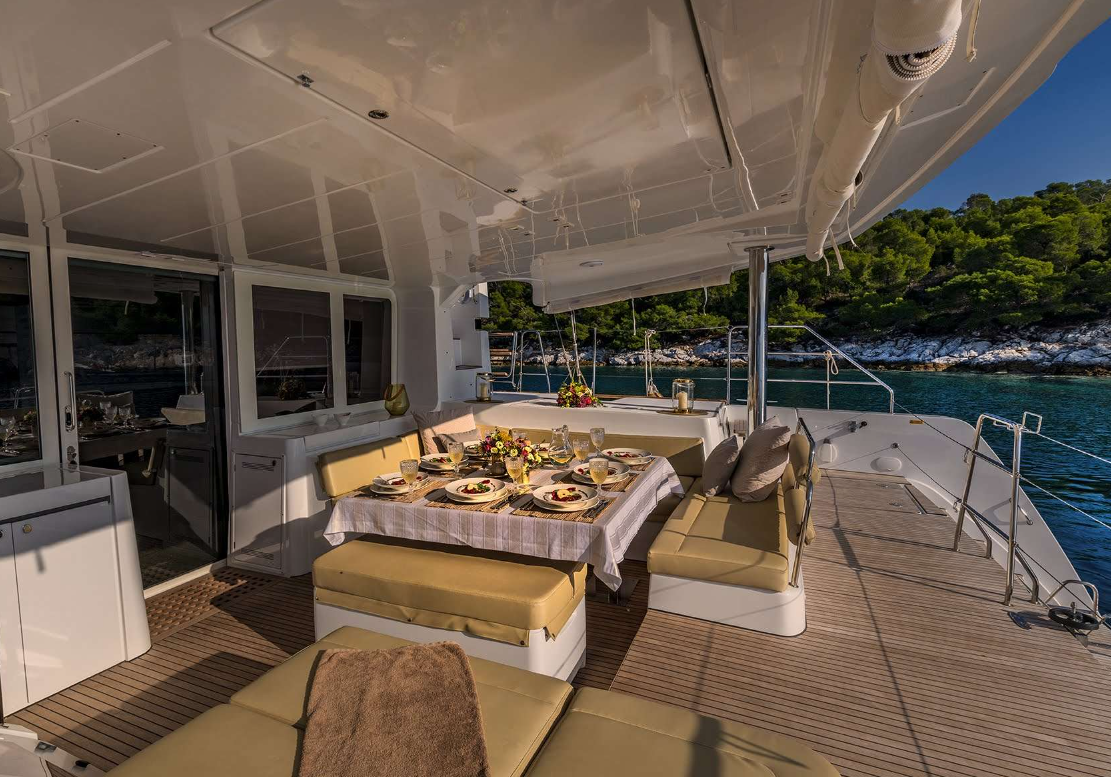'Flo' Lagoon 52 crewed catamaran