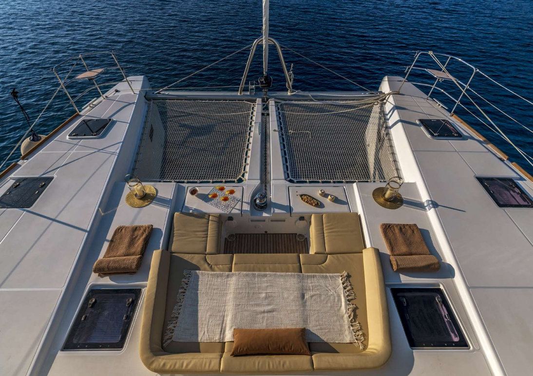 'Flo' Lagoon 52 crewed catamaran