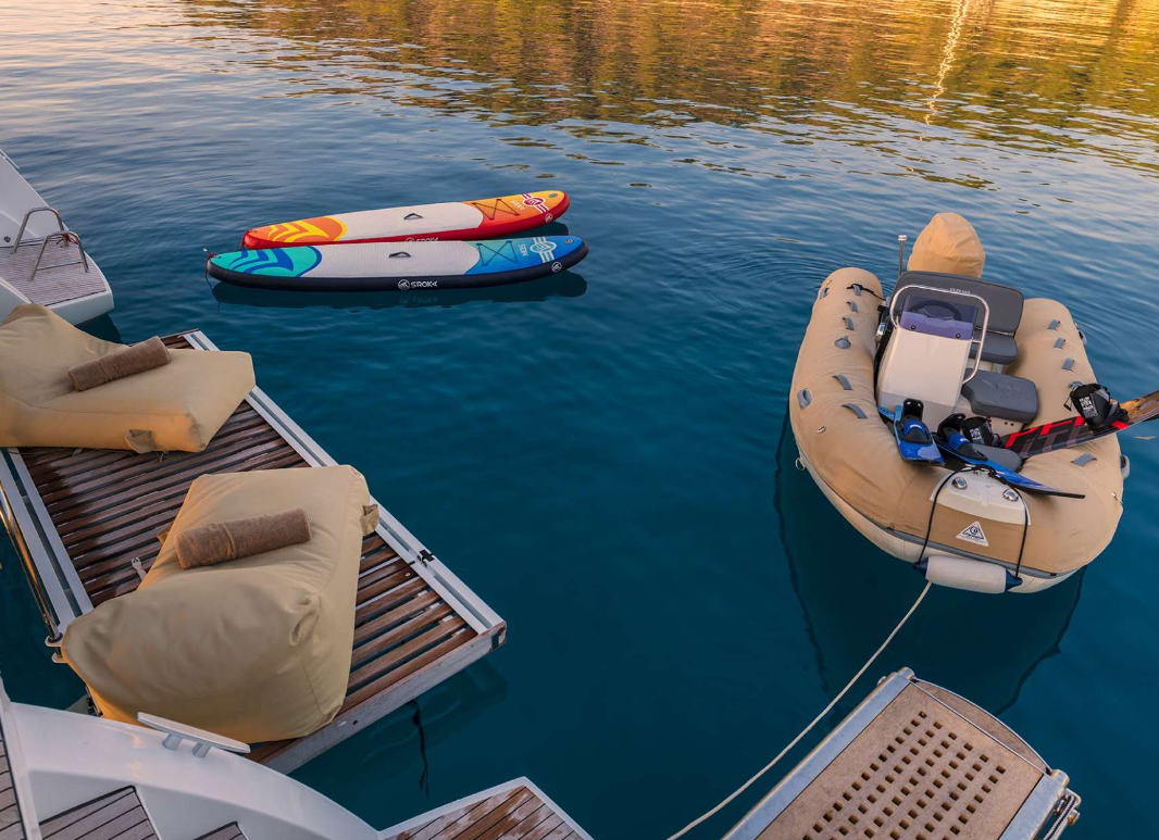'Flo' Lagoon 52 crewed catamaran