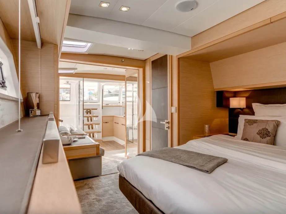 'Pearly Gates' Lagoon 630 Power Catamaran
