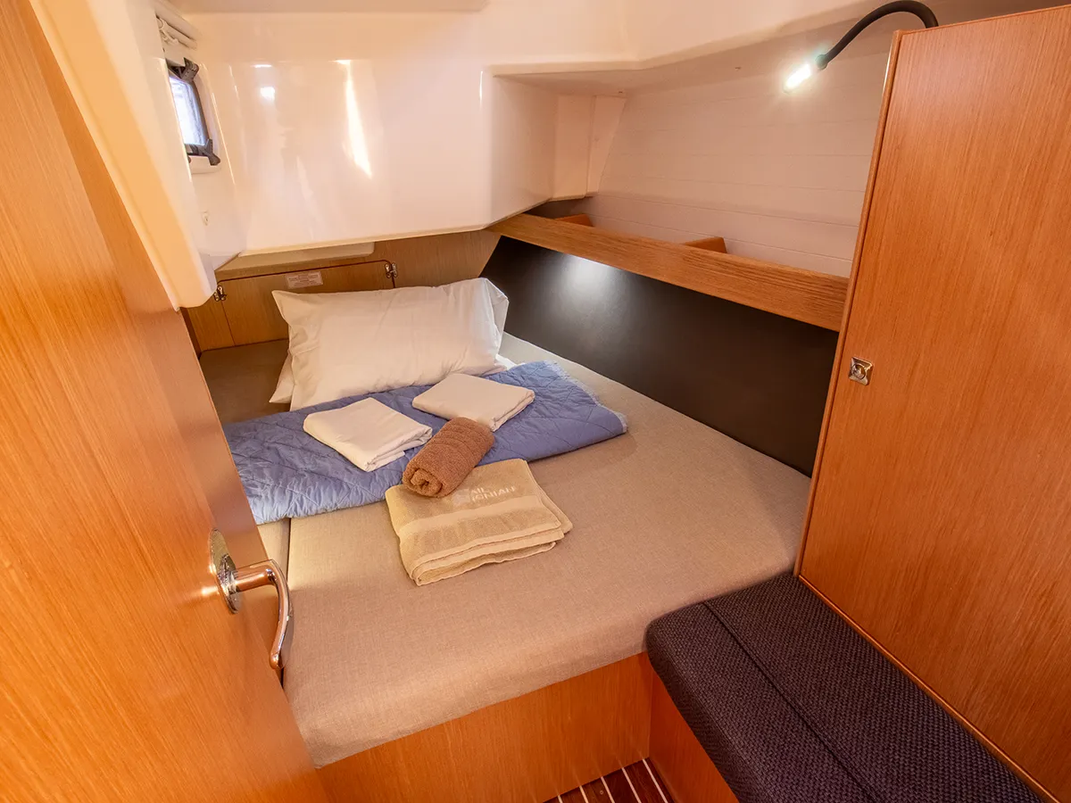 Bavaria 37