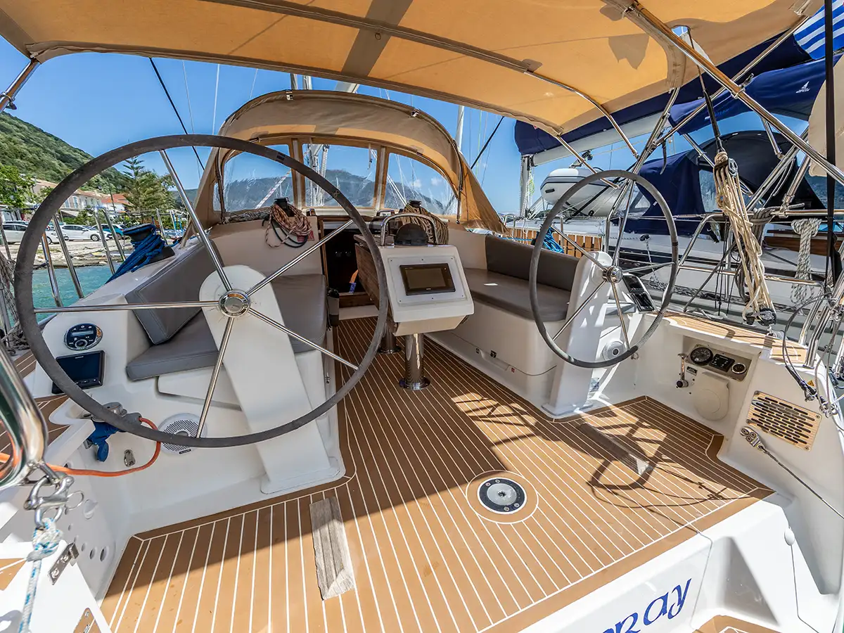 Bavaria 37