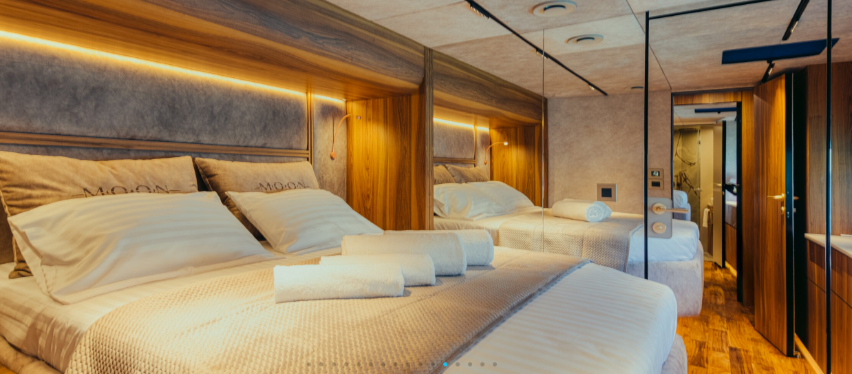 'Honeymoon' Moon Yacht 65 catamaran