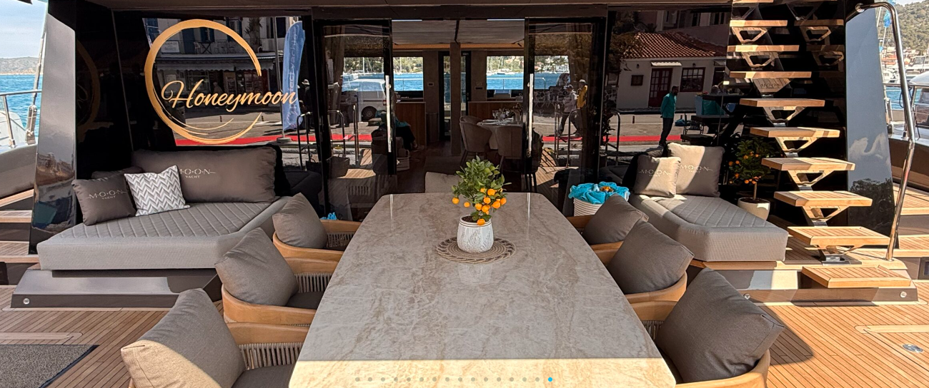 'Honeymoon' Moon Yacht 65 catamaran